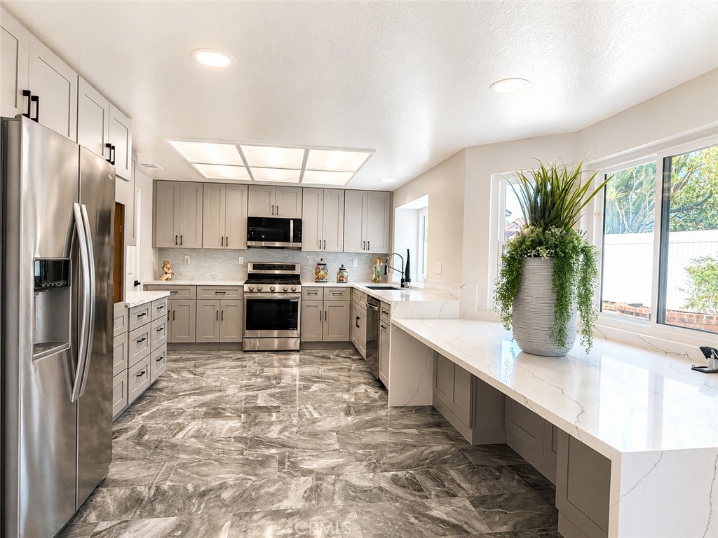 MLS #OC26156040 image #9