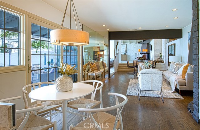 Detail Gallery Image 13 of 42 For 395 Meadow Ln, Newport Beach,  CA 92660 - 3 Beds | 3 Baths