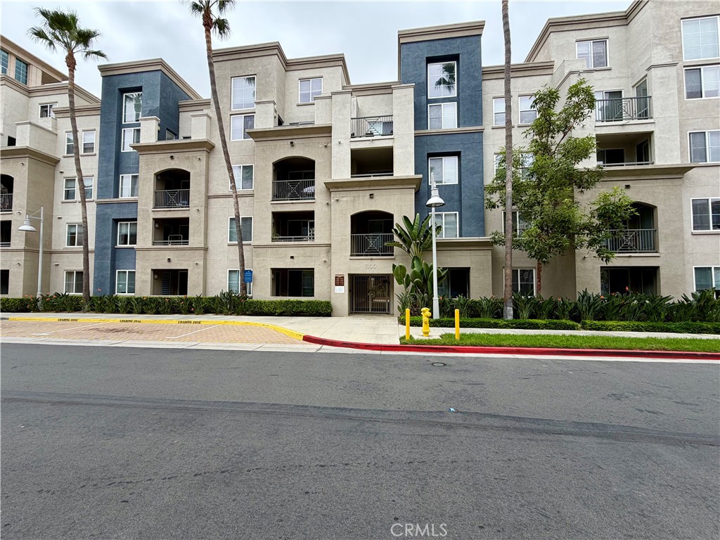 https://media.crmls.org/medias/f807487e-4539-4224-a2bc-f3cb78cd18dd.jpg?preset=X-Large