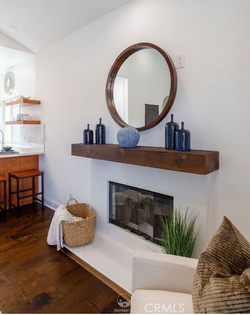 202 N Irena Avenue, Redondo Beach CA: https://media.crmls.org/medias/f8075267-2aeb-4137-a026-9e4b85f88671.jpg