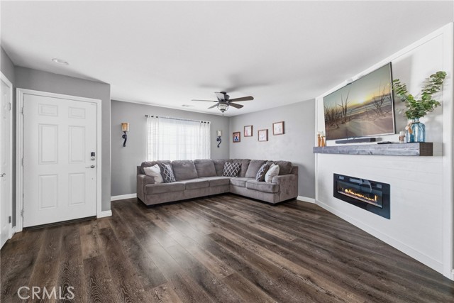 Detail Gallery Image 4 of 39 For 10943 Hillsborough, Adelanto,  CA 92301 - 4 Beds | 2 Baths