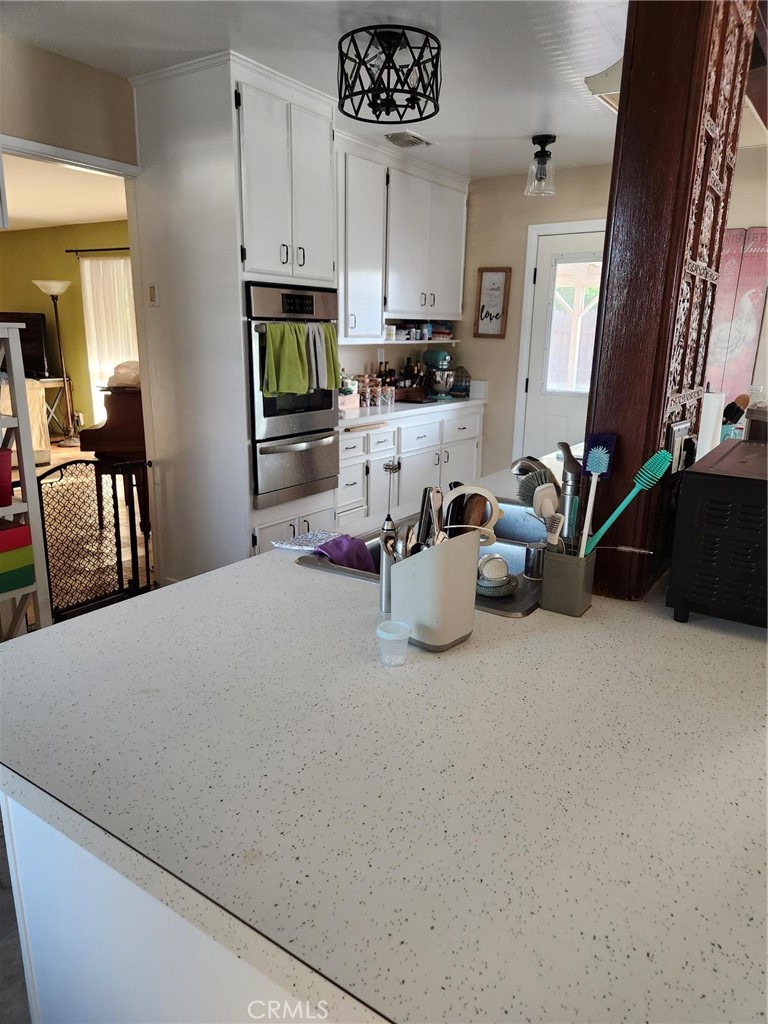 https://media.crmls.org/medias/f80909c5-decb-4536-9a76-63a12de9785c.jpg?preset=X-Large
