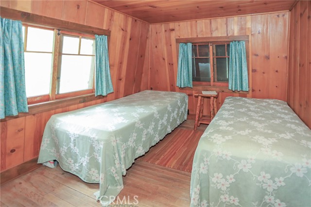 Detail Gallery Image 22 of 47 For 39342 Mohawk Dr, Fawnskin,  CA 92333 - 4 Beds | 2 Baths