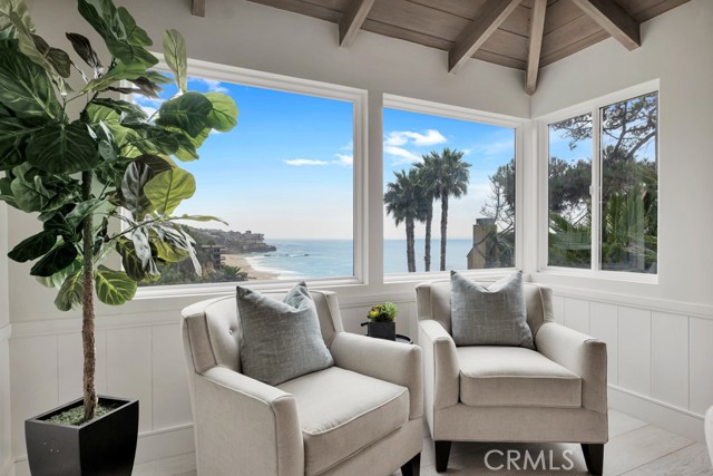 10 Camel Point, Laguna Beach CA: https://media.crmls.org/medias/f8099616-642d-4031-808b-db3e63de2630.jpg