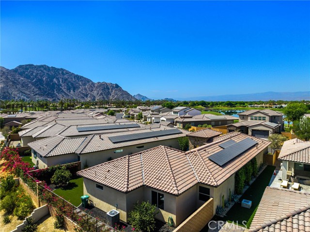 80241 Champions Way, La Quinta CA: https://media.crmls.org/medias/f809e162-21b0-472f-bda1-c3c50f168353.jpg