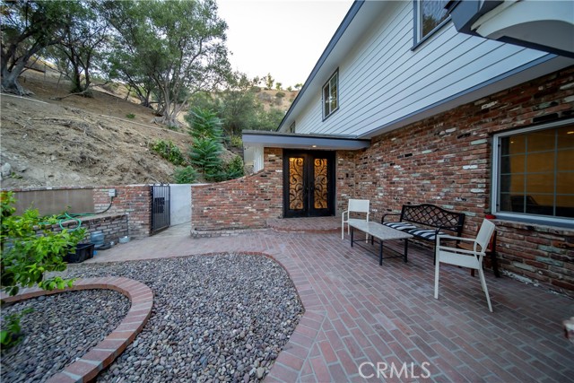 10101 Wheatland Avenue photo 4