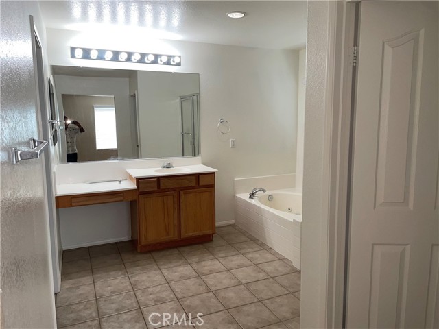 Detail Gallery Image 17 of 22 For 15107 Linking Ln, Victorville,  CA 92394 - 4 Beds | 2/1 Baths