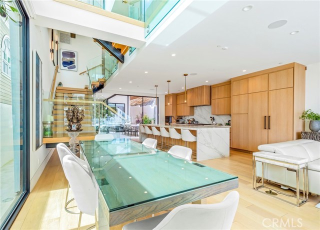 Detail Gallery Image 10 of 61 For 221 Heliotrope Ave, Corona Del Mar,  CA 92625 - 4 Beds | 5/1 Baths