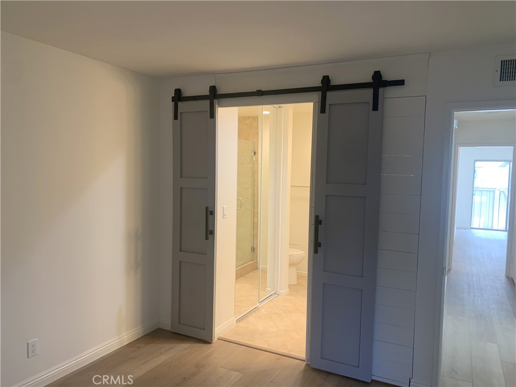 https://media.crmls.org/medias/f80b03c9-6125-42f4-b0da-8c2cb7adfca7.jpg?preset=X-Large