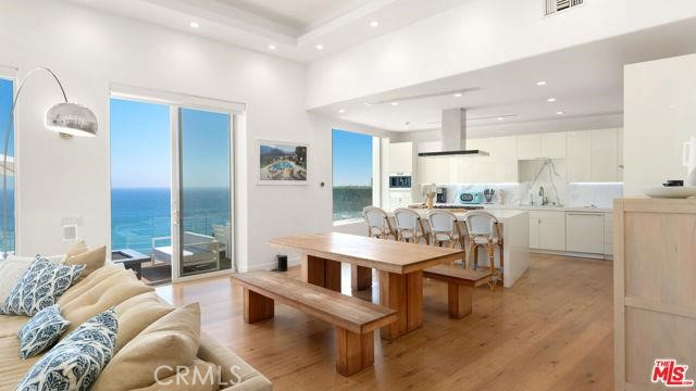 Detail Gallery Image 20 of 69 For 31654 Broad Beach Rd, Malibu,  CA 90265 - 4 Beds | 3/1 Baths