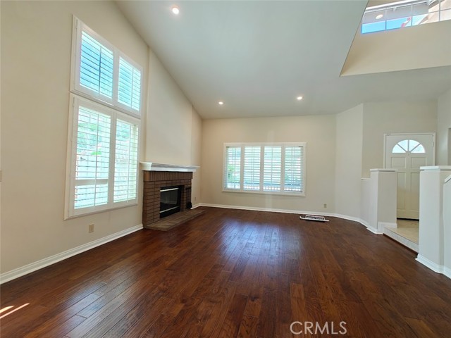 Detail Gallery Image 4 of 23 For 8128 E Candleberry Cir, Orange,  CA 92869 - 4 Beds | 2/1 Baths