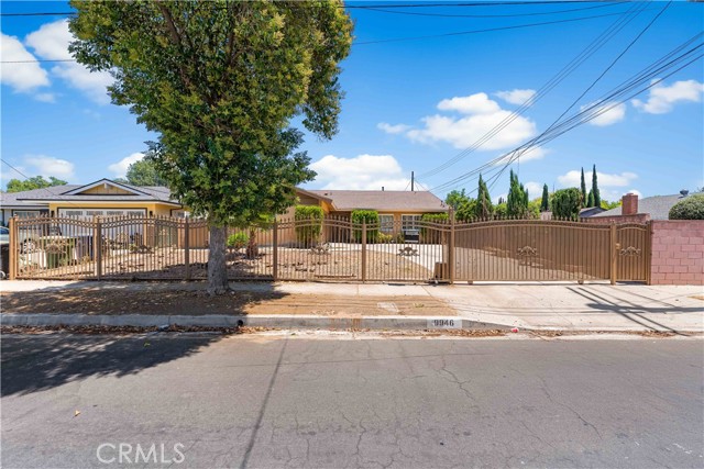 9946 Ruffner Avenue, North Hills CA: https://media.crmls.org/medias/f80cc9e7-53fc-47d5-9873-d2e378b88cd5.jpg