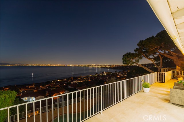 Detail Gallery Image 4 of 48 For 605 Palos Verdes Dr, Palos Verdes Estates,  CA 90274 - 4 Beds | 2/1 Baths