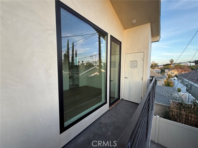 Detail Gallery Image 18 of 23 For 17816 W Bullock, Encino,  CA 91316 - 2 Beds | 2 Baths