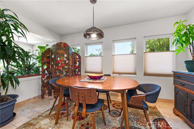 5893 Oak Knolls Road, Simi Valley CA: https://media.crmls.org/medias/f80e77a4-a1a6-4b6c-9095-26f7c1553531.jpg