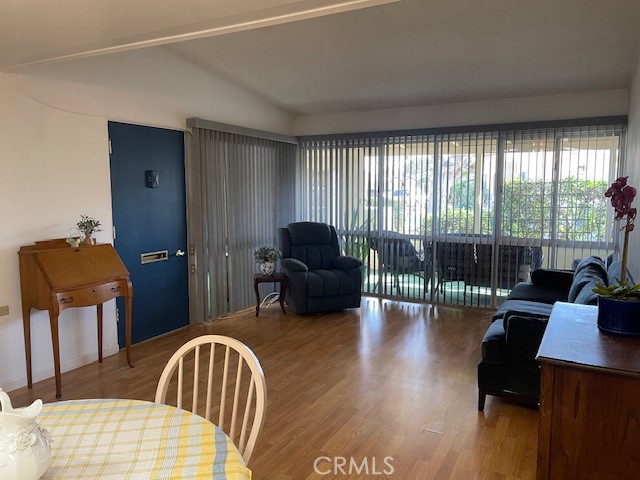 Detail Gallery Image 9 of 25 For 1360 Pelham 69-a,  Seal Beach,  CA 90740 - 2 Beds | 1 Baths