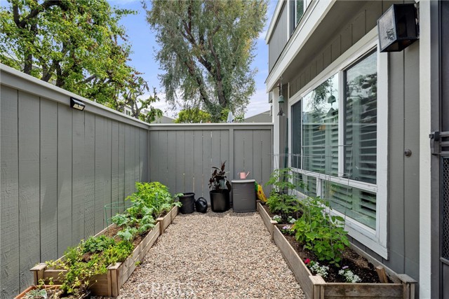 Detail Gallery Image 21 of 30 For 2730 W Segerstrom Ave #C,  Santa Ana,  CA 92704 - 2 Beds | 1/1 Baths