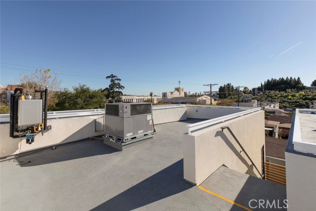 Detail Gallery Image 25 of 26 For 1754 N Berendo St #D,  Los Angeles,  CA 90027 - 3 Beds | 2/1 Baths