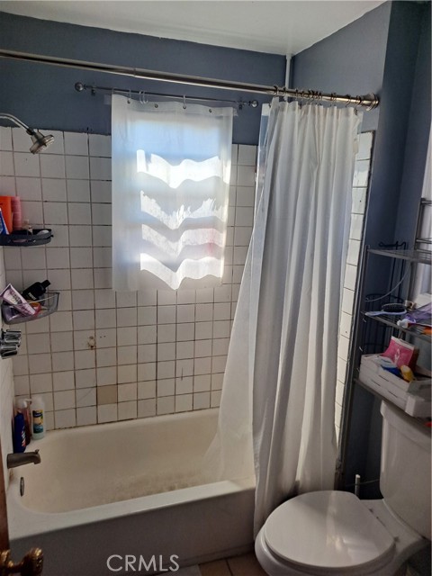 Detail Gallery Image 10 of 12 For 4252 Blanchard, Los Angeles,  CA 90063 - 5 Beds | 2 Baths