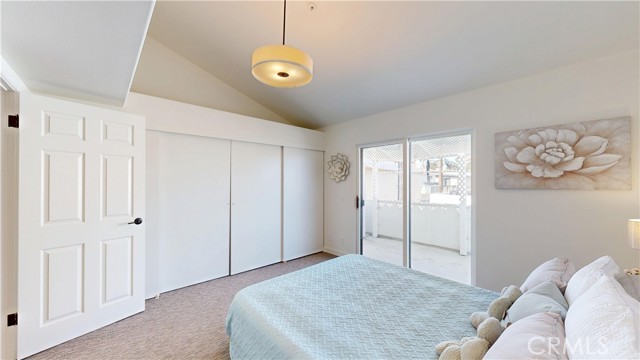 4257 E Ocean Boulevard, Long Beach CA: https://media.crmls.org/medias/f8107382-0740-4d7c-8ed0-59e6f69df018.jpg