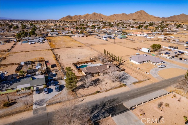 Detail Gallery Image 9 of 31 For 15482 Apache Rd, Apple Valley,  CA 92307 - 3 Beds | 2 Baths