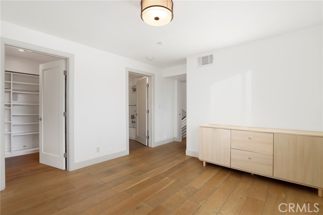 Detail Gallery Image 33 of 46 For 2400 Glendale Ct, Los Angeles,  CA 90039 - 3 Beds | 3 Baths