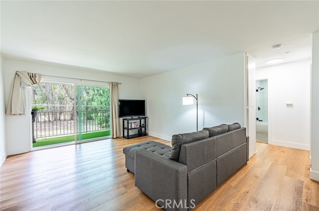 Detail Gallery Image 4 of 35 For 1108 Camino Real #306,  Redondo Beach,  CA 90277 - 2 Beds | 2 Baths