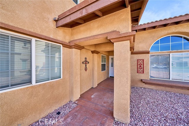 Detail Gallery Image 6 of 54 For 13010 Banning, Victorville,  CA 92392 - 5 Beds | 3 Baths