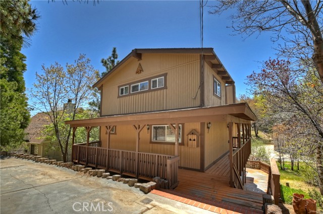Detail Gallery Image 3 of 53 For 28193 Grenoble Ln, Lake Arrowhead,  CA 92352 - 3 Beds | 2 Baths