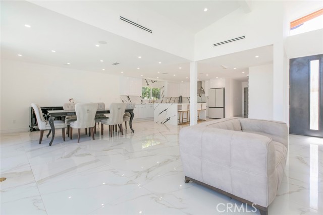 12410 Mclennan Avenue, Granada Hills CA: https://media.crmls.org/medias/f814897b-bbe2-436a-a67b-f644e04903b0.jpg