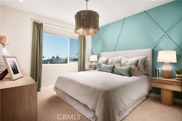 Front Image Thumbnail for CROC25253051