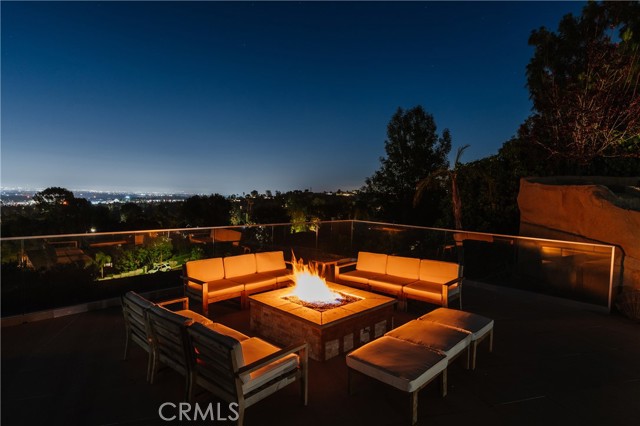 4935 Calvin Avenue, Tarzana CA: https://media.crmls.org/medias/f8154a37-4c1a-471b-a622-fe668fa172fe.jpg