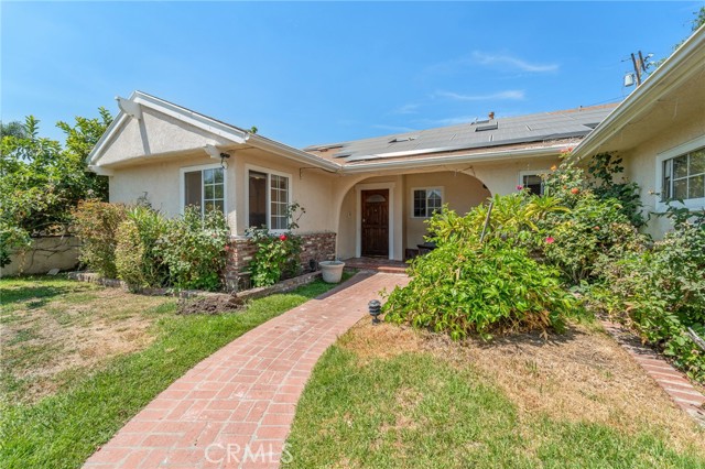 6913 Rubio Avenue, Lake Balboa CA: https://media.crmls.org/medias/f8158292-0295-482a-9a08-9b413c2dd729.jpg