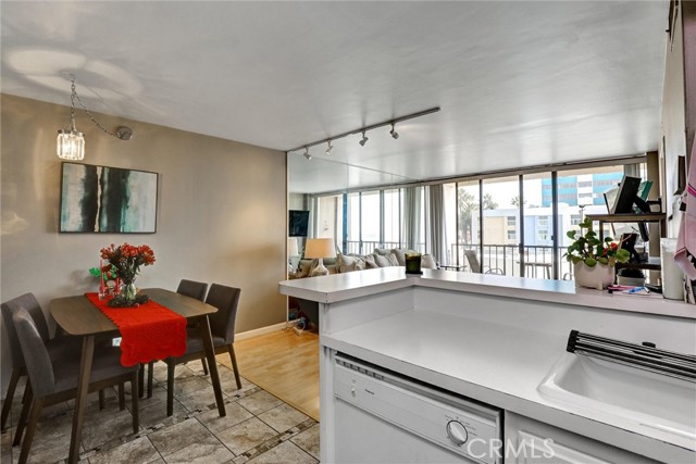 1750 E Ocean Boulevard, Long Beach CA: https://media.crmls.org/medias/f8174636-da80-40dc-821a-d05fc47c290a.jpg