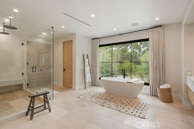 10 Seabluff, Newport Beach CA: https://media.crmls.org/medias/f817998c-a822-45e1-a2ea-e401b1b9188a.jpg