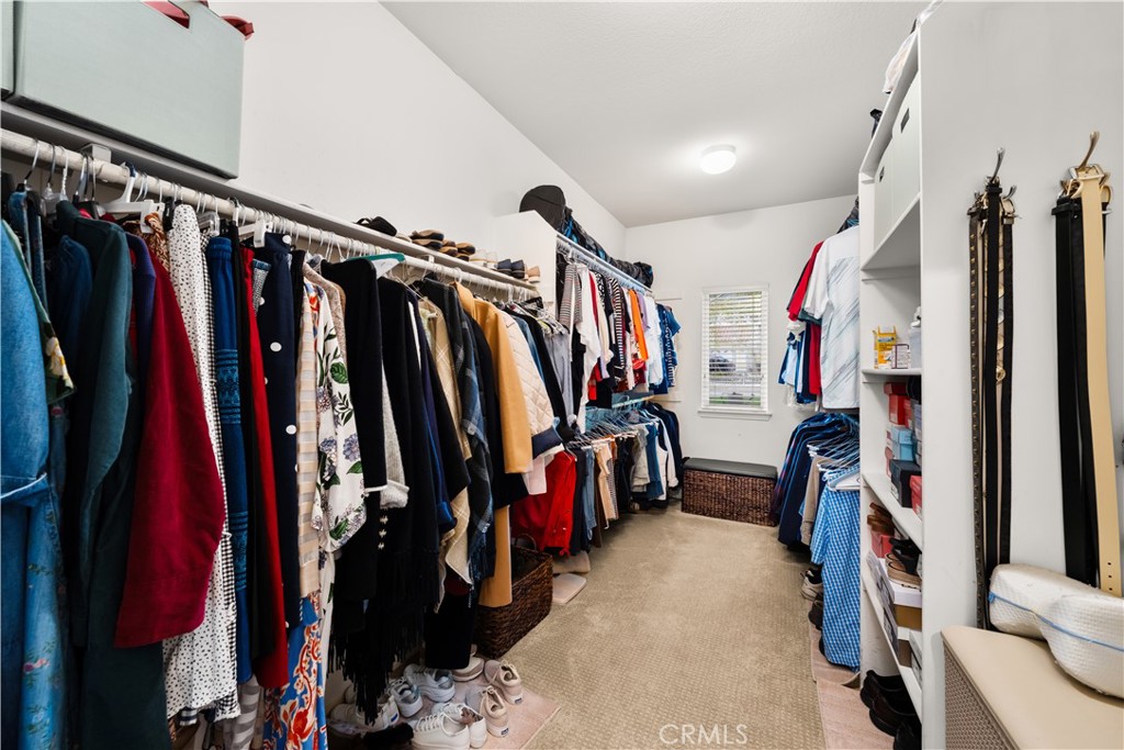 https://media.crmls.org/medias/f817ab85-3760-4080-b9df-9cedcb7a567b.jpg?preset=X-Large