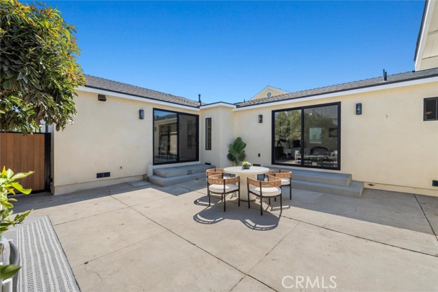 2411 Thomas Avenue, Redondo Beach CA: https://media.crmls.org/medias/f8183a99-d0f0-4da3-b9e2-f99004977ae1.jpg