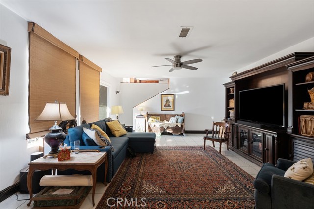 5266 Bluff Street, Norco CA: https://media.crmls.org/medias/f8188bec-5ed1-4e0e-9d3b-65602216550b.jpg