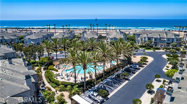 19281 Surf Drive, Huntington Beach CA: https://media.crmls.org/medias/f818ed8f-b171-49cb-b02b-632a16b22837.jpg