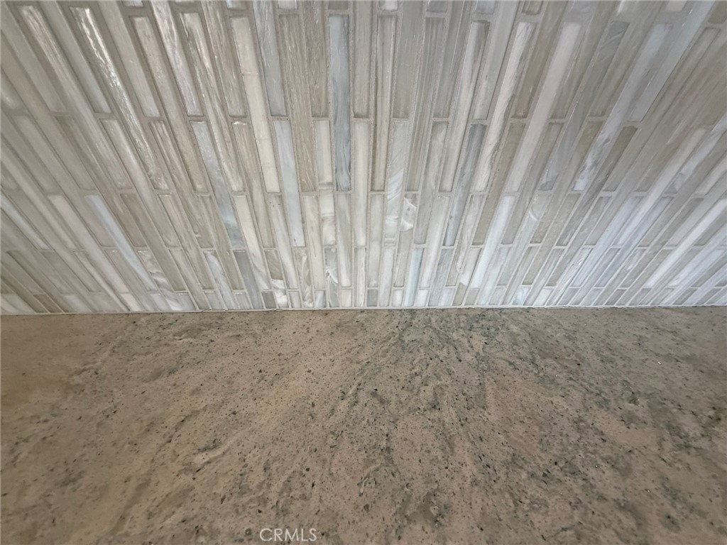 https://media.crmls.org/medias/f81a231d-f339-4a0f-add2-386d30d222bd.jpg?preset=X-Large