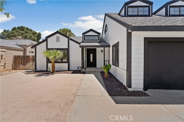 44130 Dahlia Street, Lancaster CA: https://media.crmls.org/medias/f81a6410-a856-46f5-9316-93fe80080362.jpg