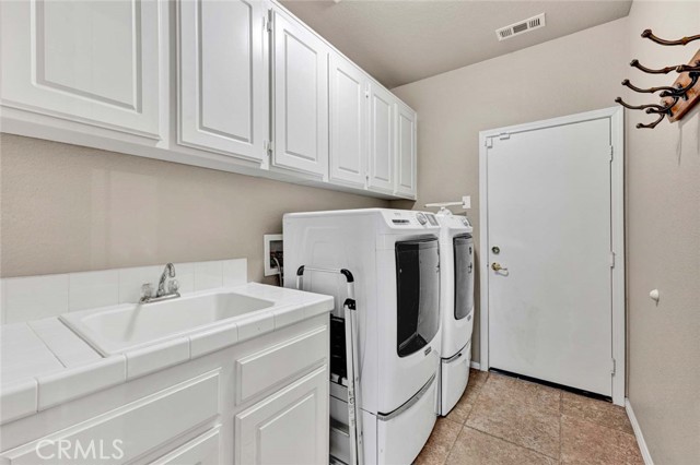 Detail Gallery Image 23 of 49 For 4100 Waterville Ct, Palmdale,  CA 93551 - 6 Beds | 3 Baths