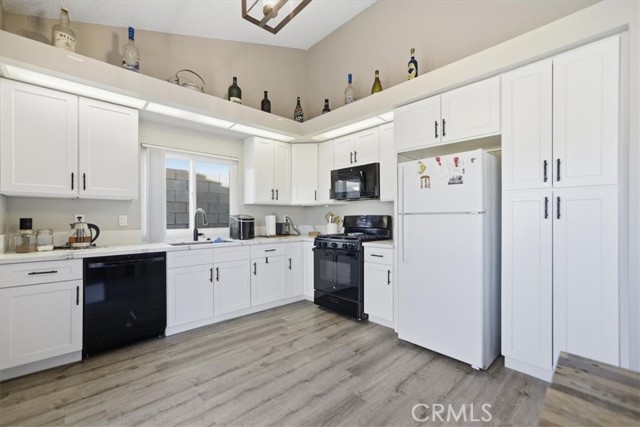 Detail Gallery Image 17 of 39 For 1809 E Avenue R6, Palmdale,  CA 93550 - 3 Beds | 2 Baths