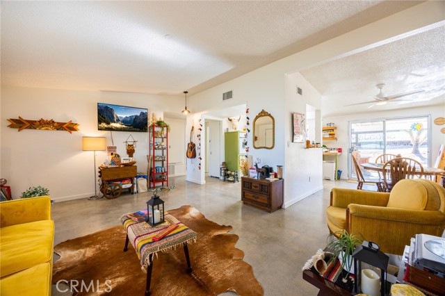 Detail Gallery Image 5 of 40 For 61503 Sunburst, Joshua Tree,  CA 92252 - 2 Beds | 1/1 Baths