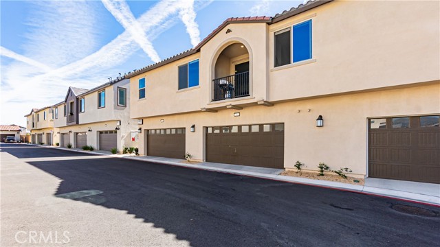 Detail Gallery Image 6 of 45 For 16651 Snowdrop #1,  Fontana,  CA 92336 - 3 Beds | 2 Baths