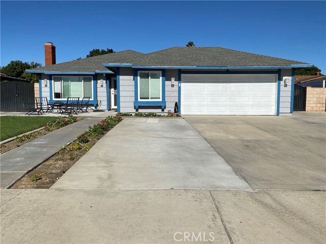 Detail Gallery Image 1 of 1 For 1370 W Alru St, Bloomington,  CA 92316 - 5 Beds | 2 Baths