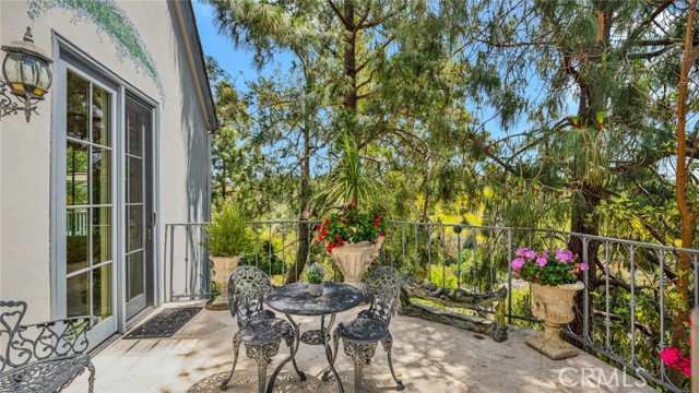 10302 Broadview Place, North Tustin CA: https://media.crmls.org/medias/f81d6972-490a-40dd-9b11-720eaad93054.jpg