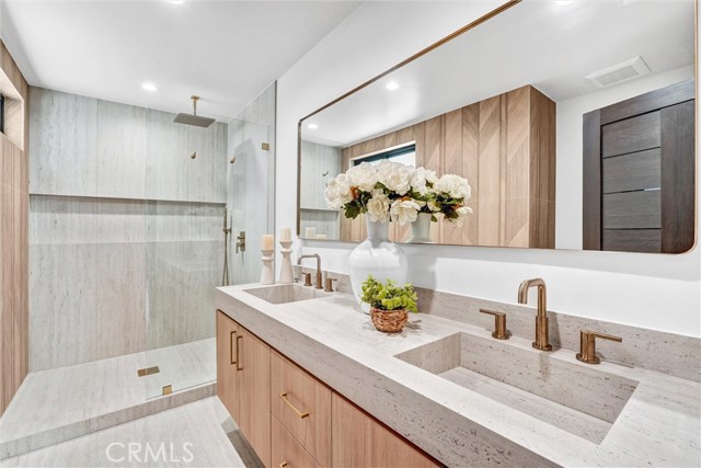 6847 Katherine, Van Nuys CA: https://media.crmls.org/medias/f81e74e3-77c9-44e3-be0c-a2a87b9d6f09.jpg