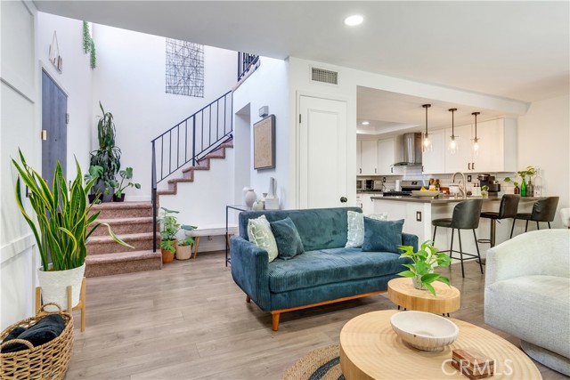 9740 Woodleaf Drive, Rancho Cucamonga CA: https://media.crmls.org/medias/f81faecb-f14e-421a-a779-201a211b3374.jpg