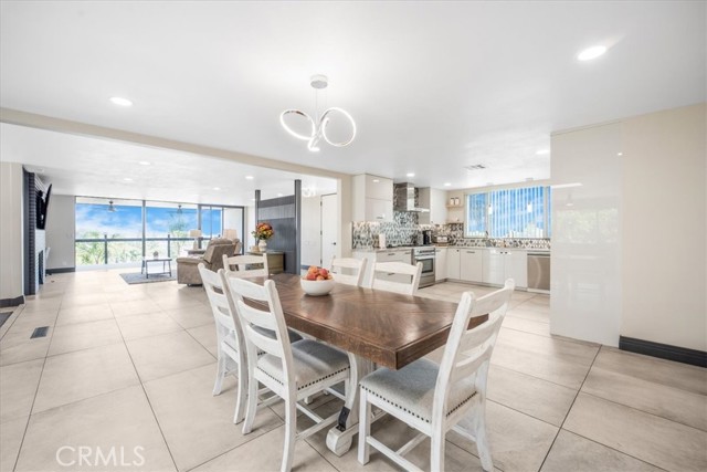 Detail Gallery Image 1 of 39 For 10220 Balmoral Ct, Riverside,  CA 92503 - 3 Beds | 2 Baths